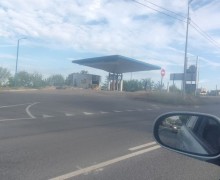 Всё под контролем», но бензин приходится искать: что происходит на заправках Мариуполя